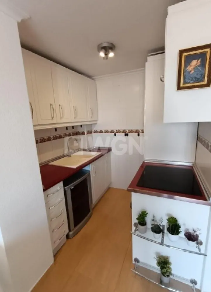 Mieszkanie na  sprzedaż Torrevieja - Penthouse z widokiem na morze, zaledwie 175 metrów od plaży w La Mata!
